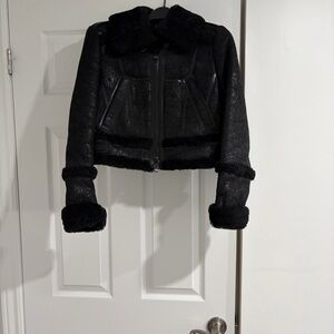 Burberry Black Leather crinkled leather Shearling-Trim Cropped Jacket